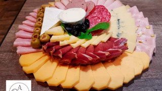Dina Cheese Market