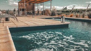 Tres Cruces Wine Lodge